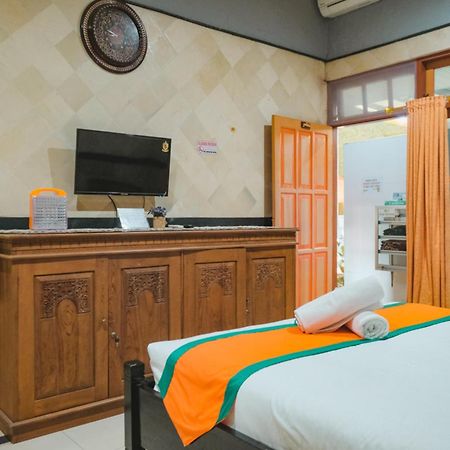 Homestay Simply Homy Jogja Dekat Gembira Loka Zoo Джок'якарта Екстер'єр фото