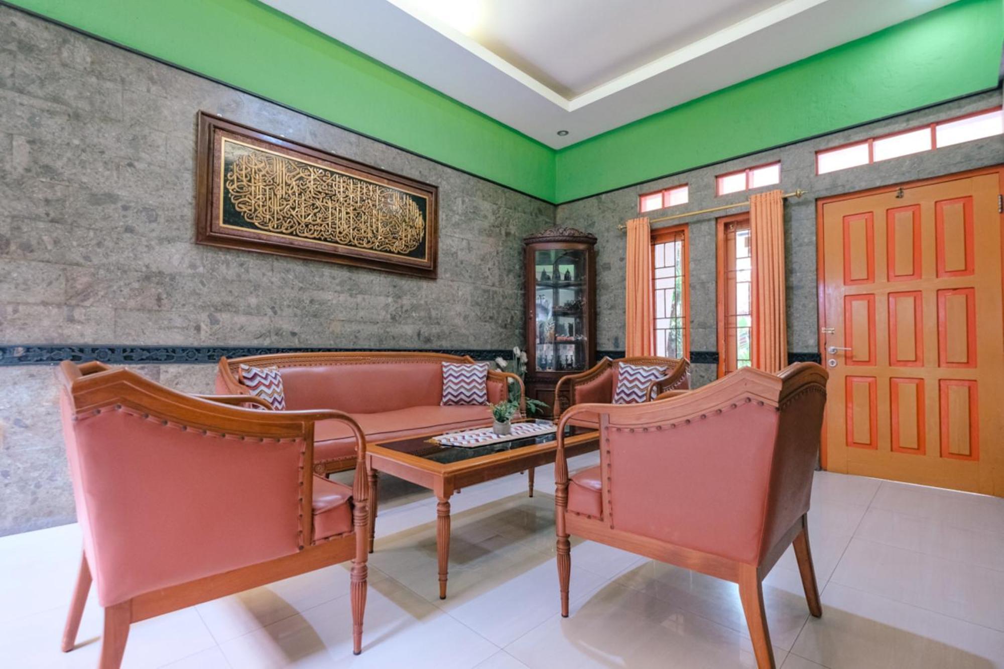 Homestay Simply Homy Jogja Dekat Gembira Loka Zoo Джок'якарта Екстер'єр фото